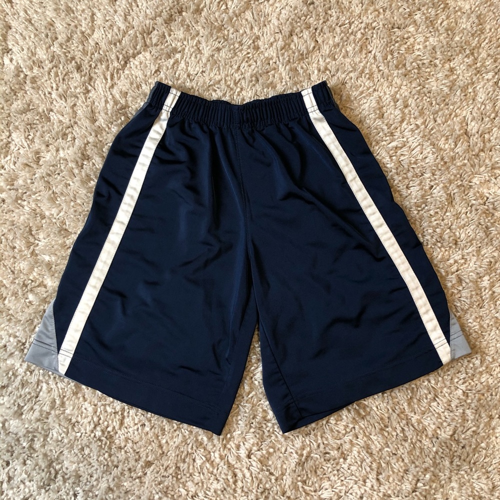 Nike Shorts - Picture 2 of 4